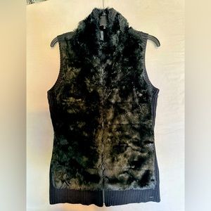 Black guess vest size medium like new